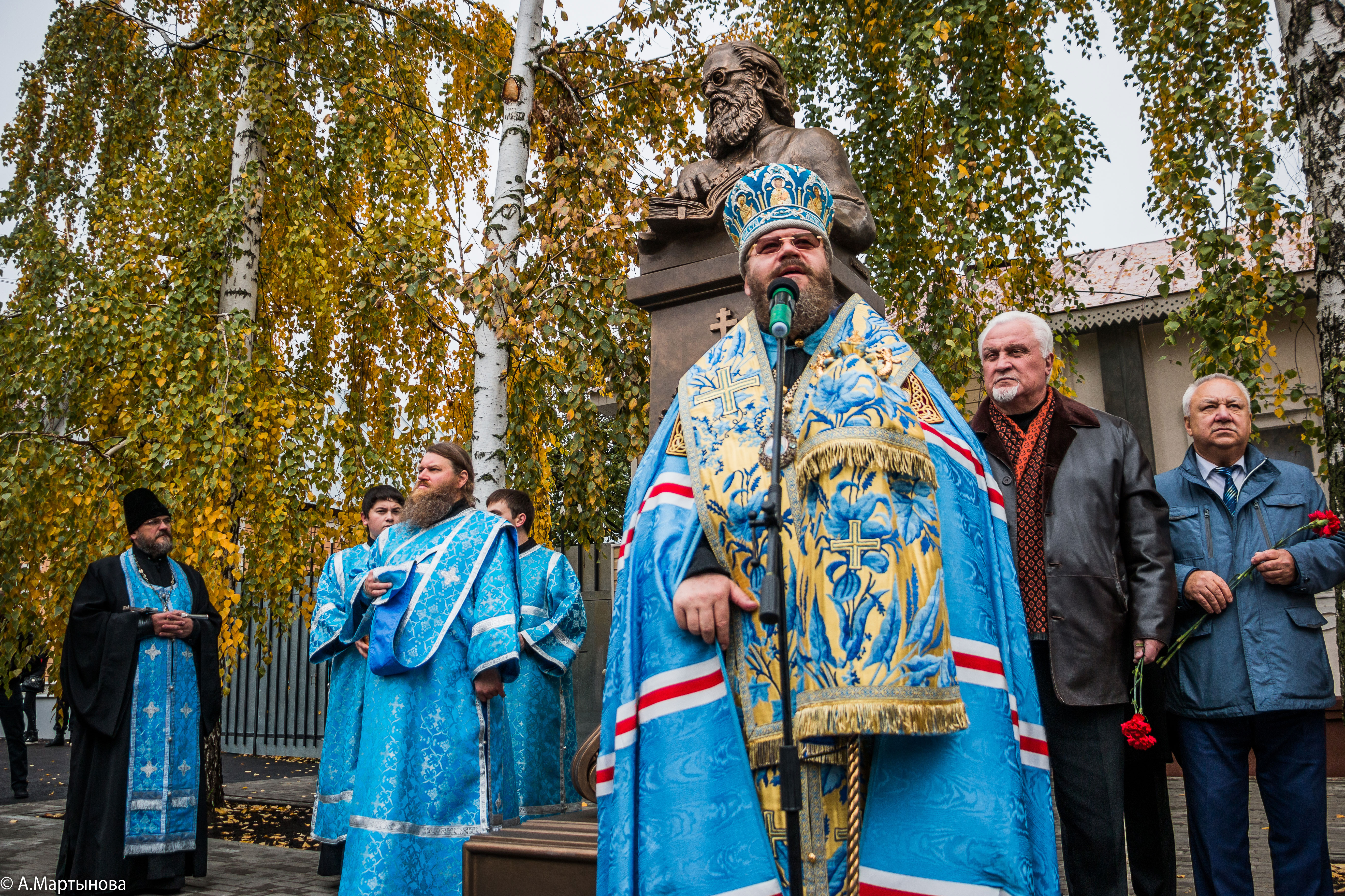Сайт святителя луки иркутск. Памятник архиепископу луке в Тамбове.